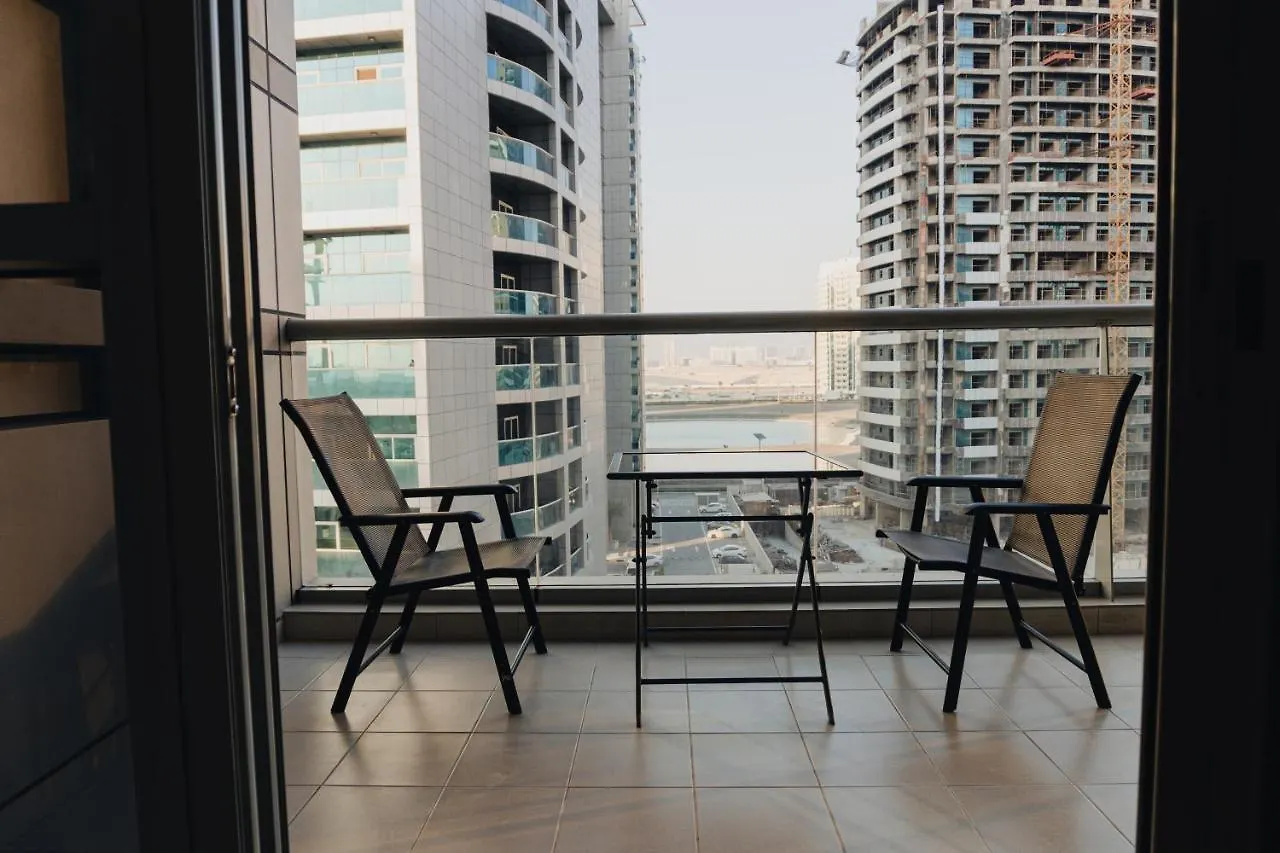 Al Ashrafia Holiday Homes- The Medalist Sport City Dubai Apartamento